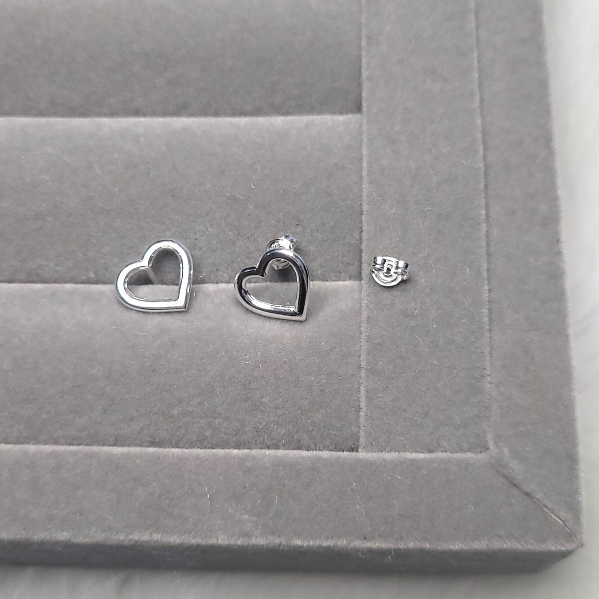 Coração vazado 10mm