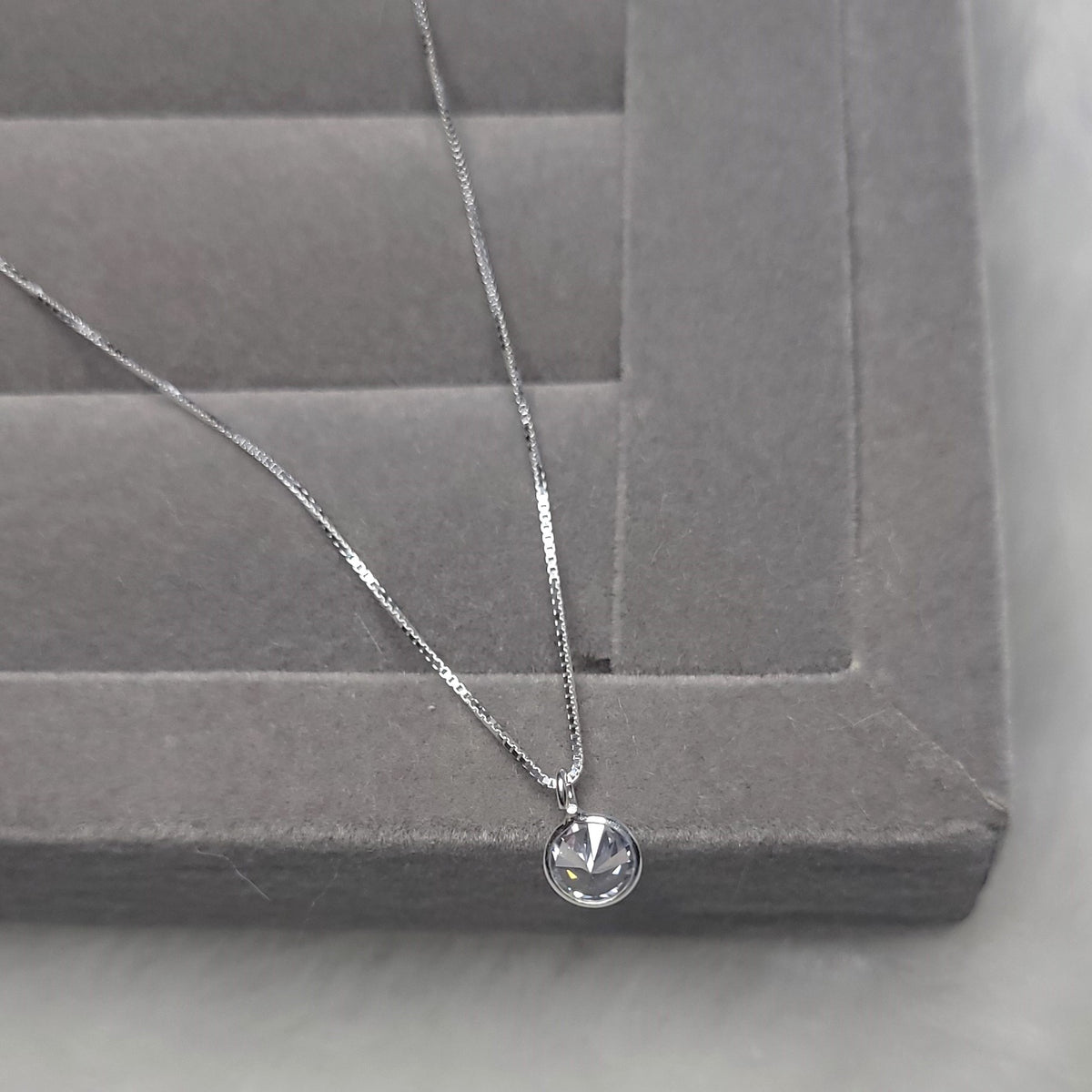 Colar veneziano pingente de cristal lapidado 40CM