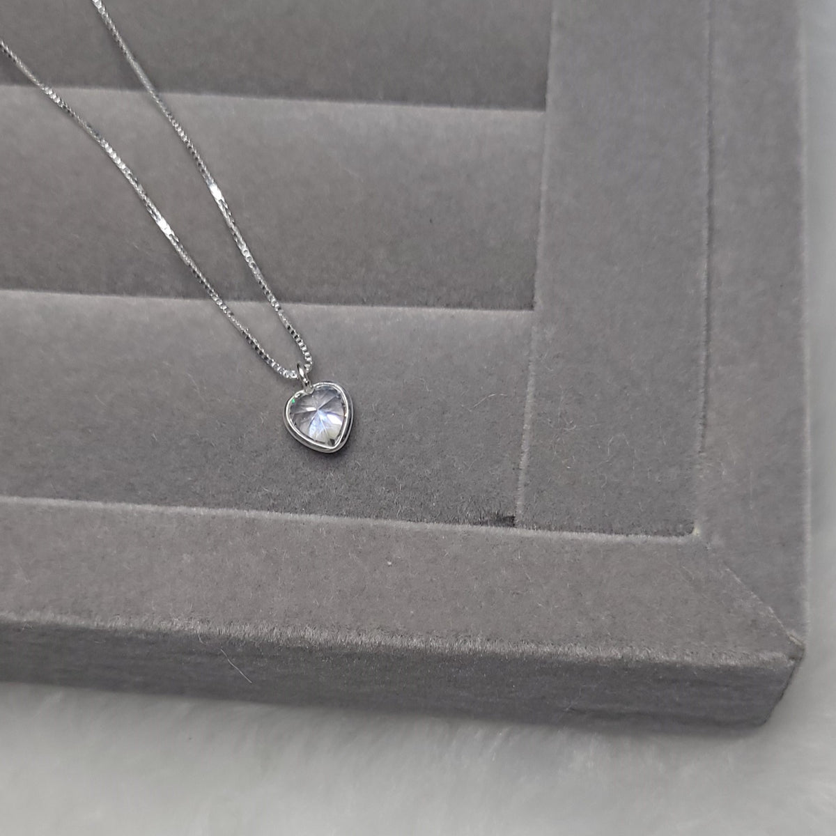 Colar veneziano pingente coração de cristal lapidado 40cm