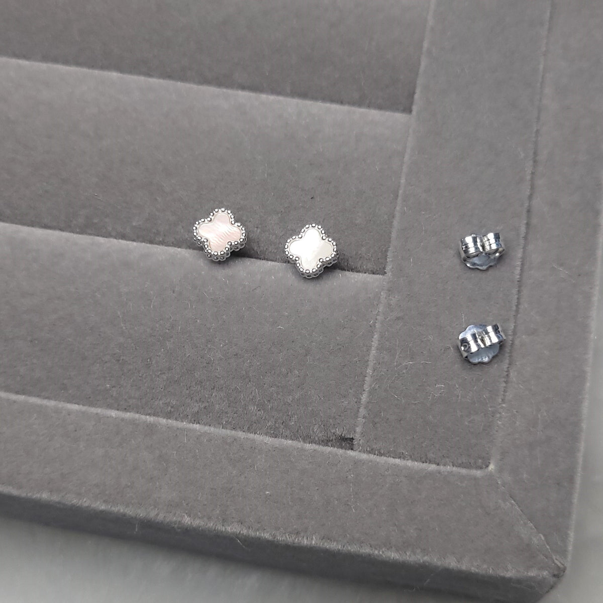 Trevo madrepérola 6,8mm