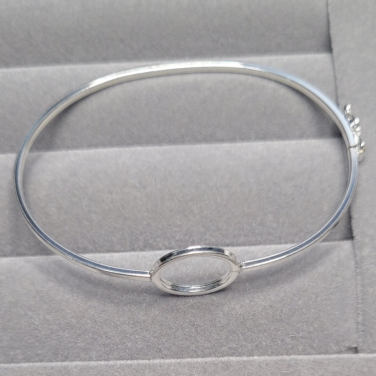 Bracelete oval círculo infinito 65mm