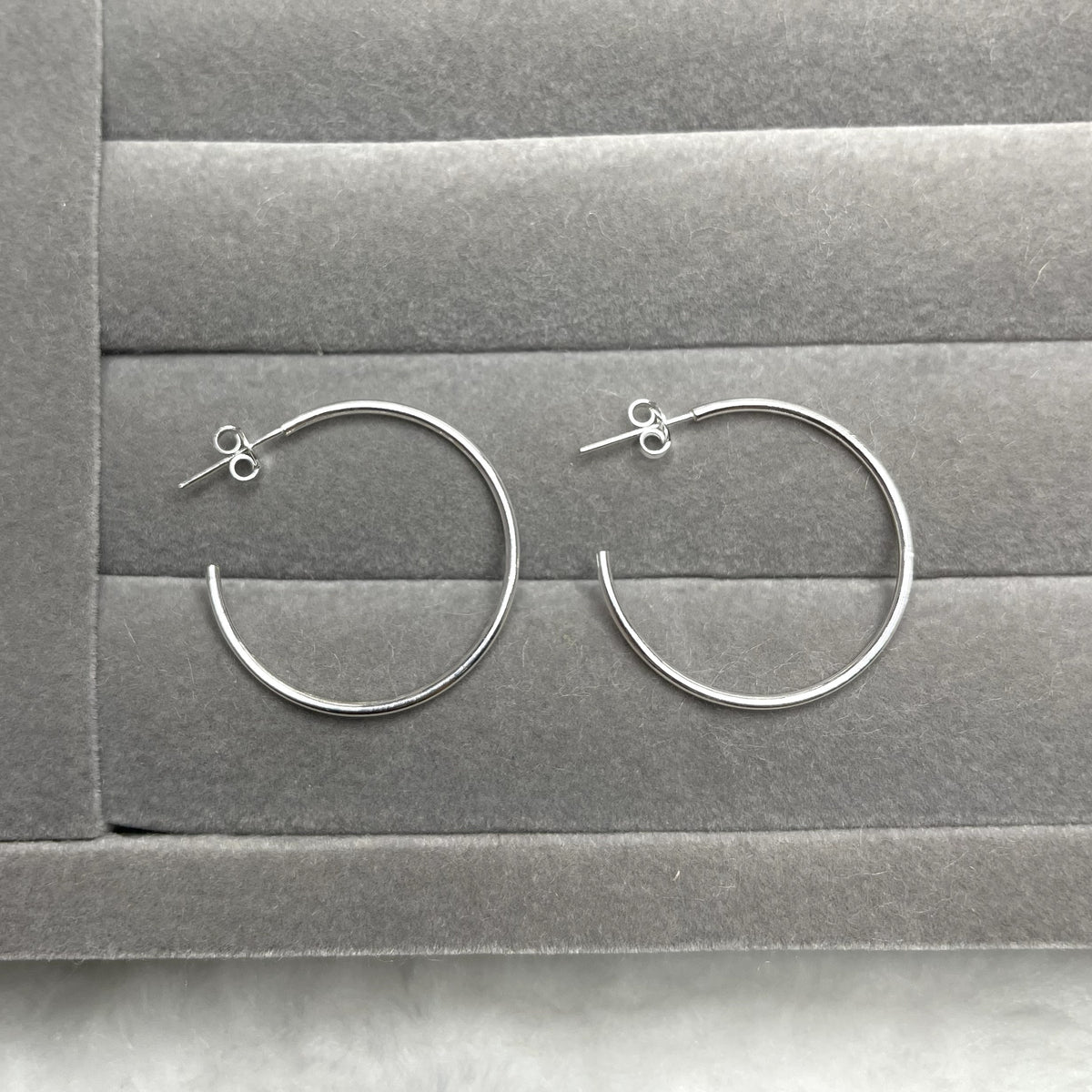 Brinco Argola Círculo de Luz