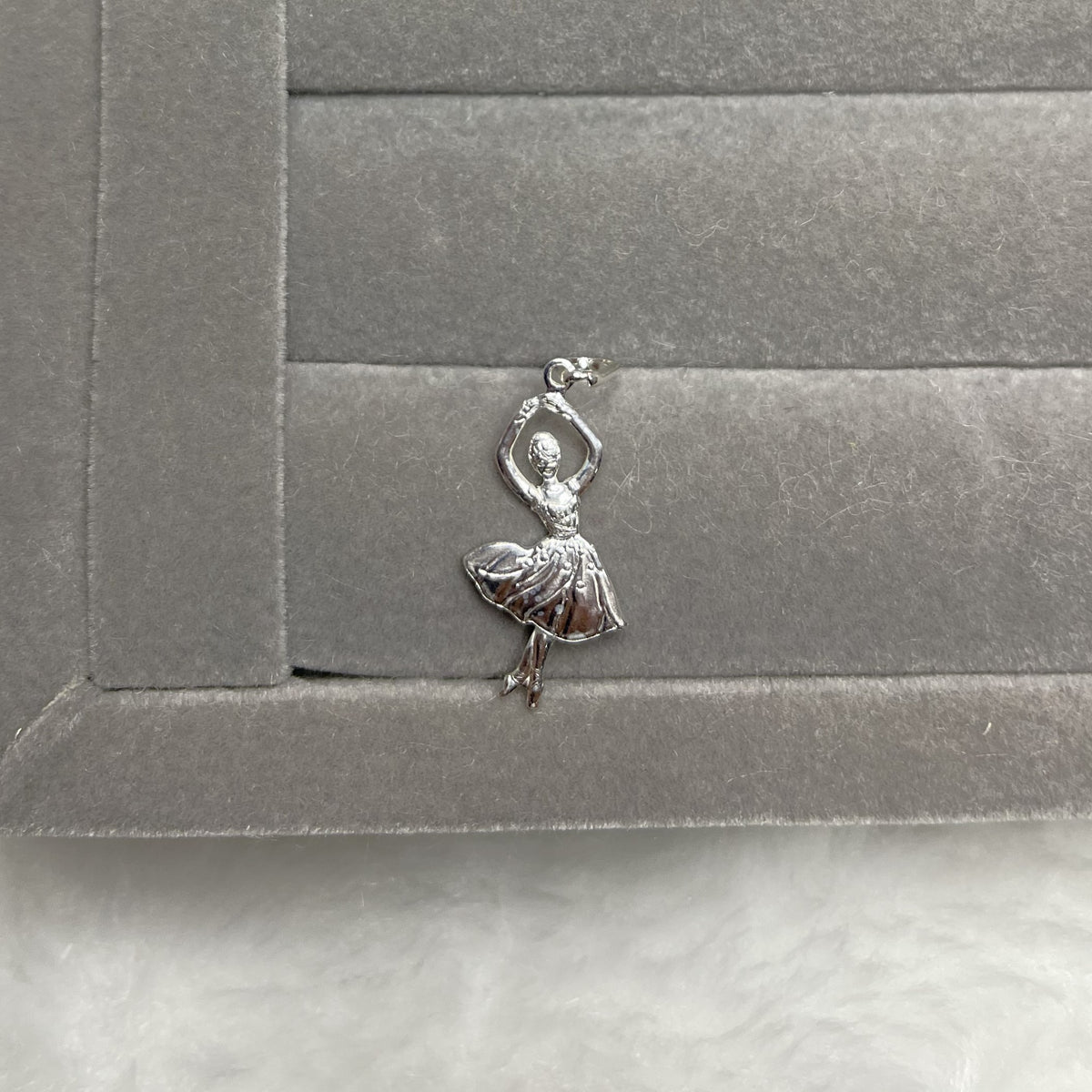 Pingente Bailarina
