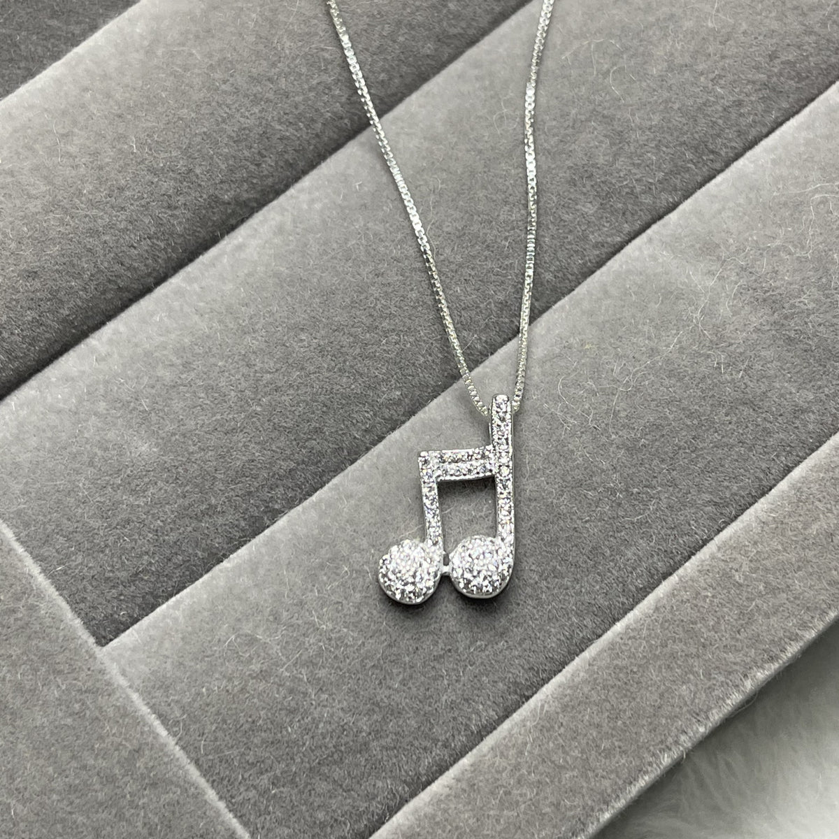 Colar choker 40cm Melodia em Prata