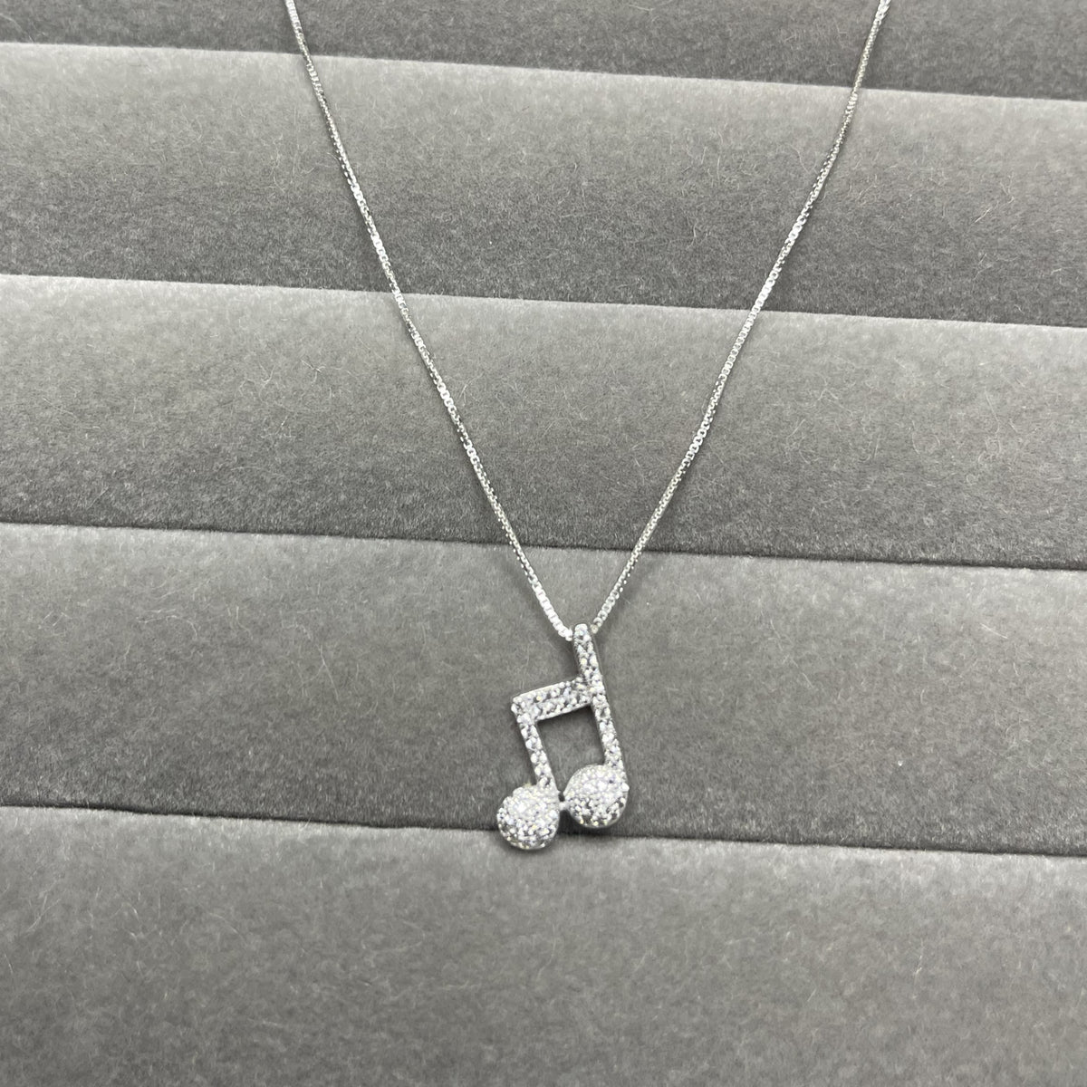 Colar choker 40cm Melodia em Prata