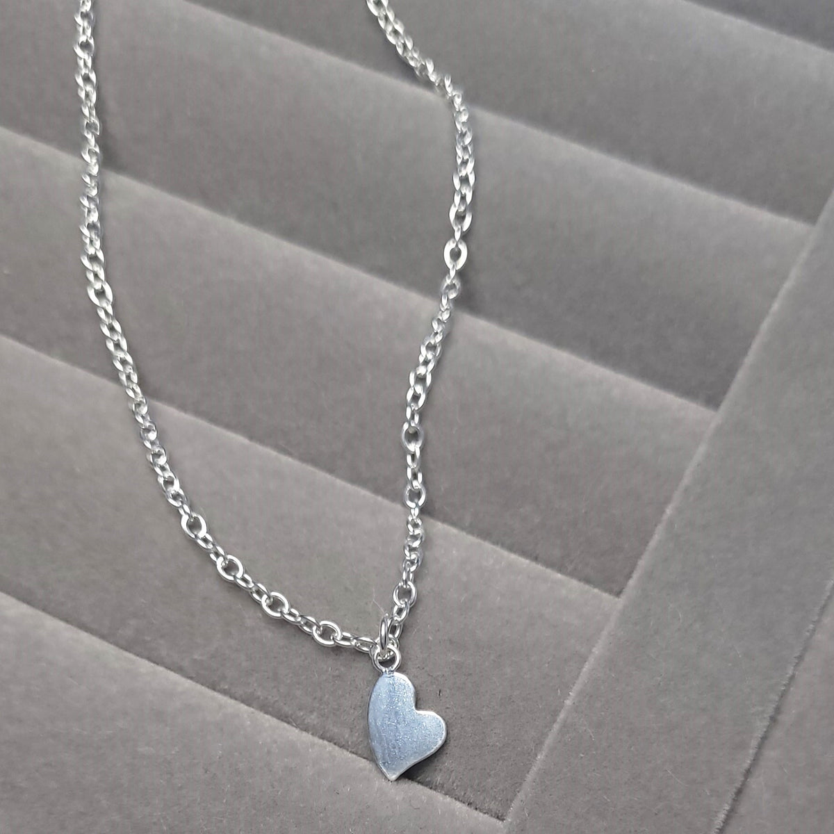 Colar chocker pingente coração liso 35CM