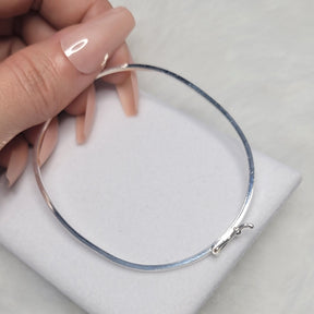 Bracelete oval fio quadrado 7cm