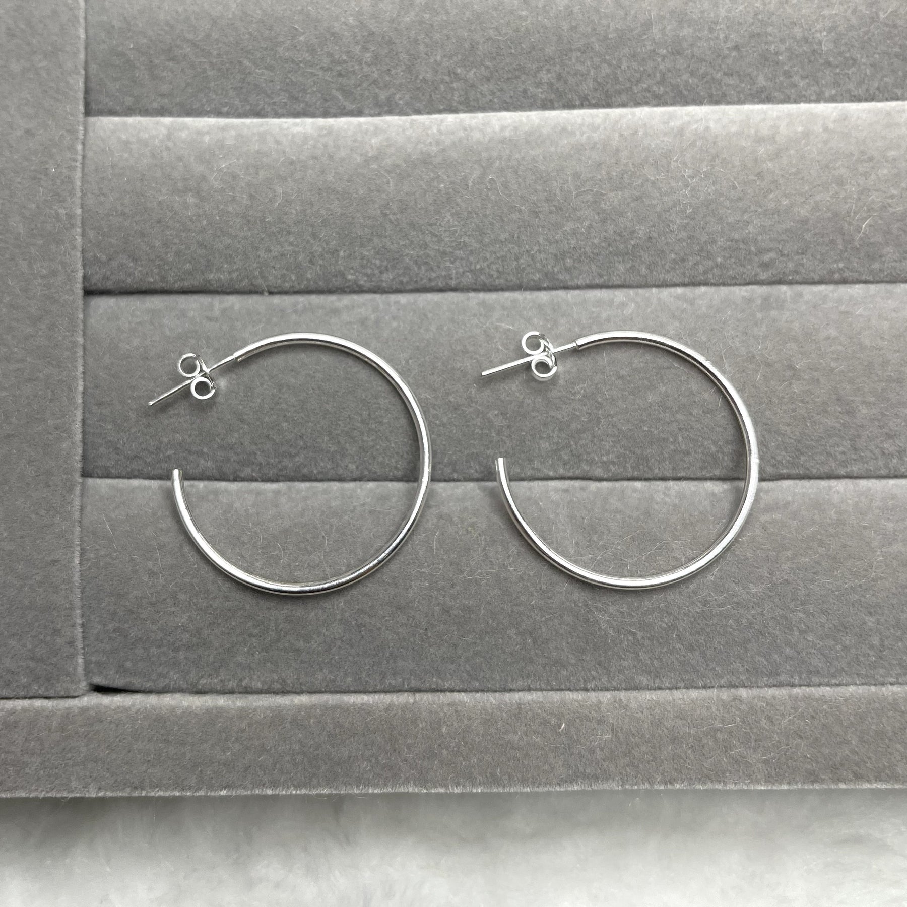 Brinco Argola Círculo de Luz