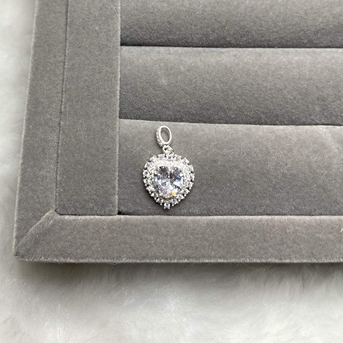 Pingente  Coração de Luz Cravejado