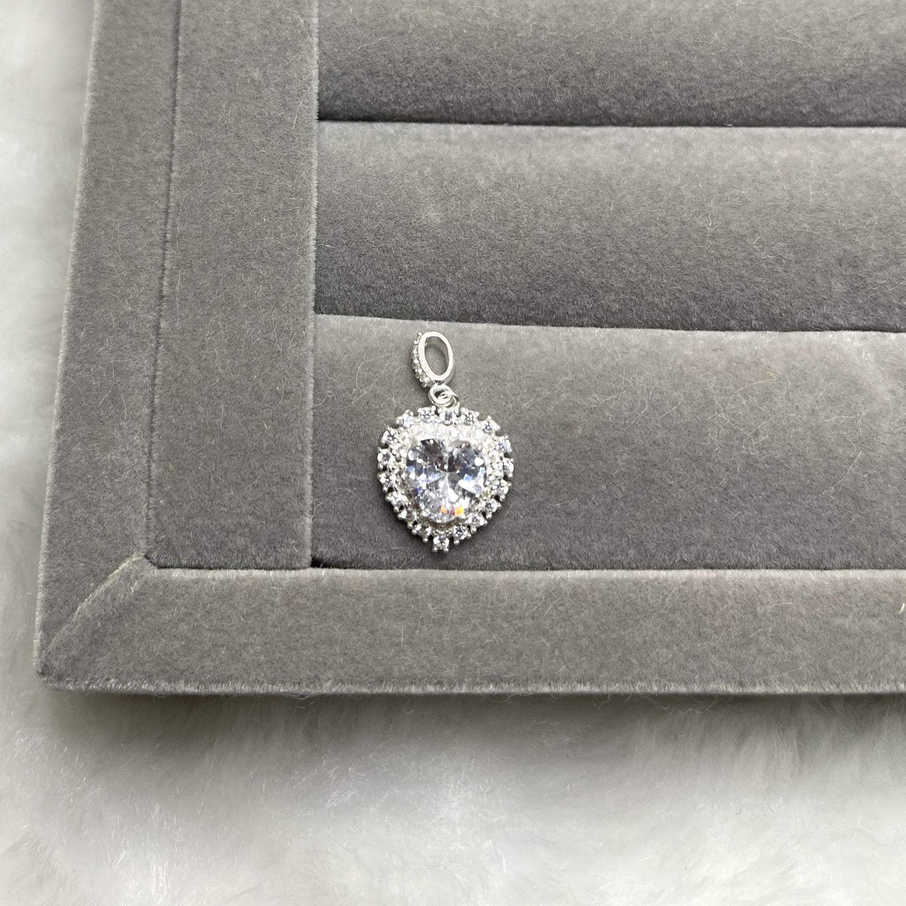 Pingente  Coração de Luz Cravejado