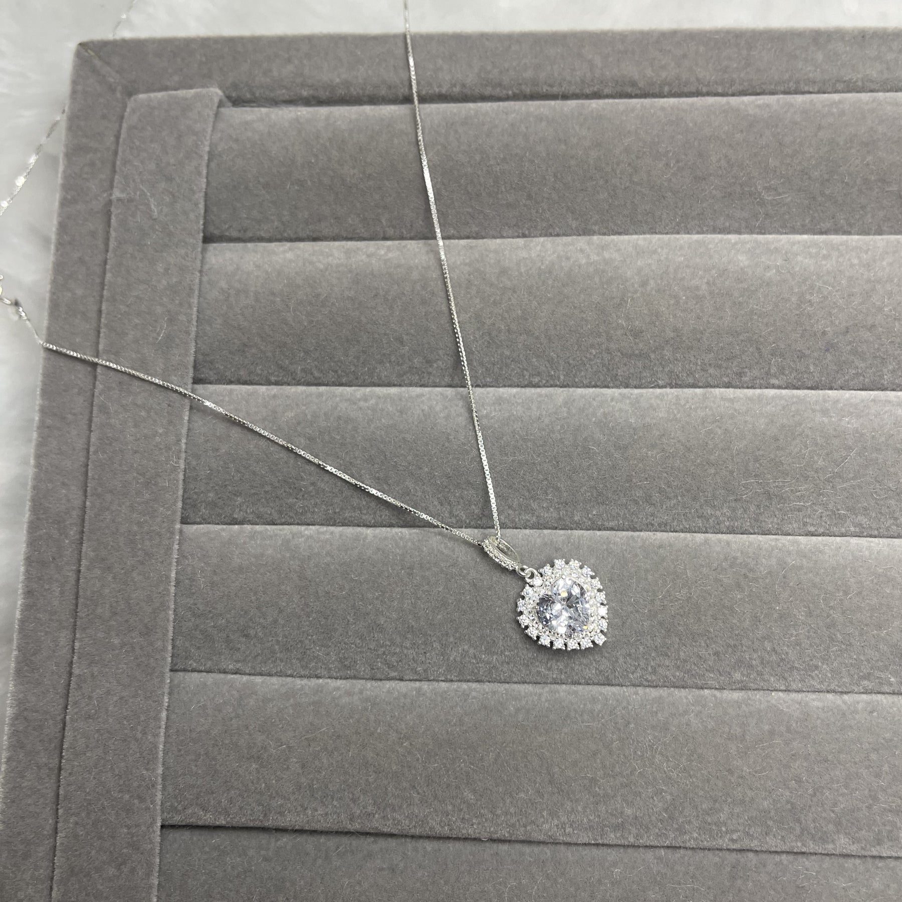 Colar Coração de Luz Cravejado 40cm