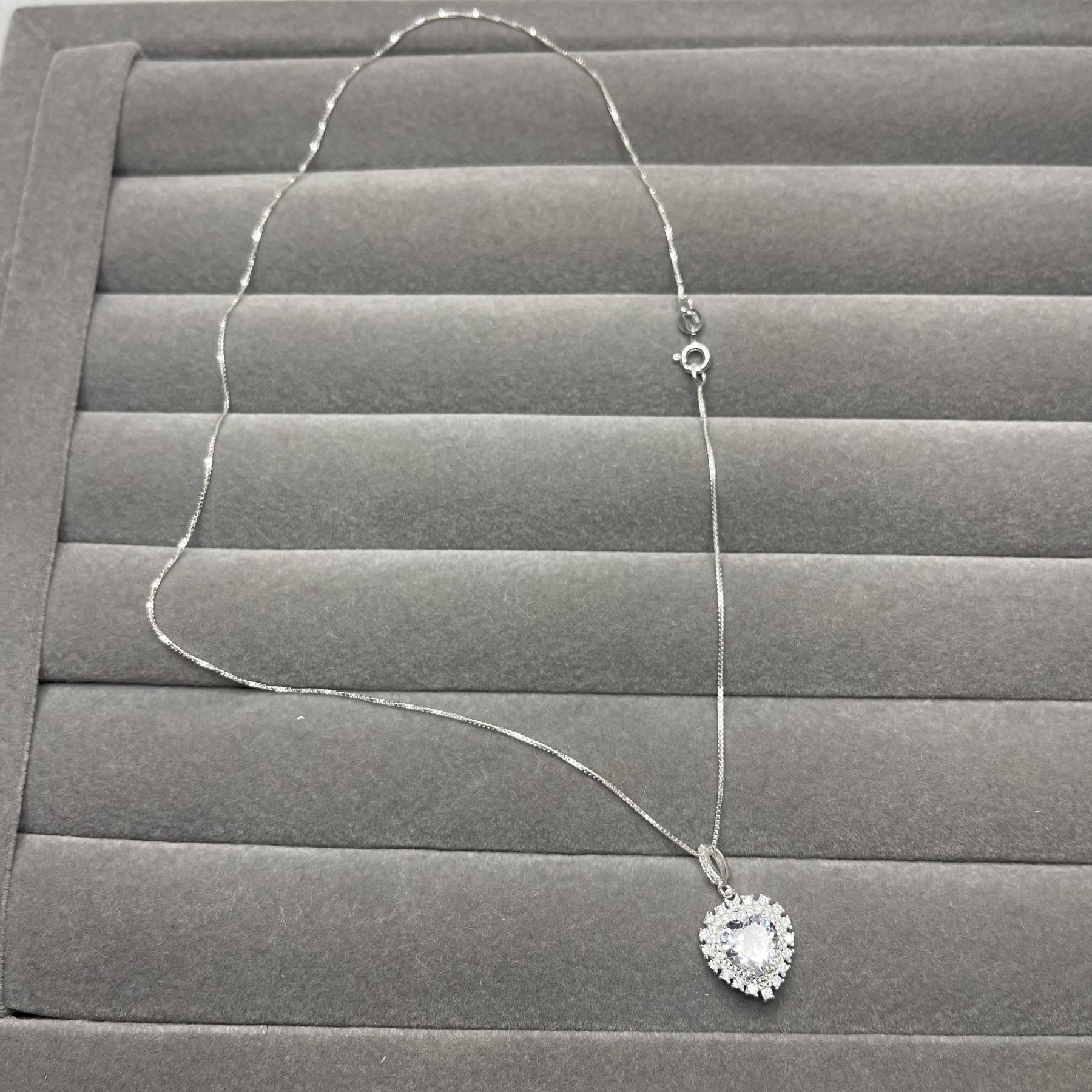 Colar Coração de Luz Cravejado 40cm