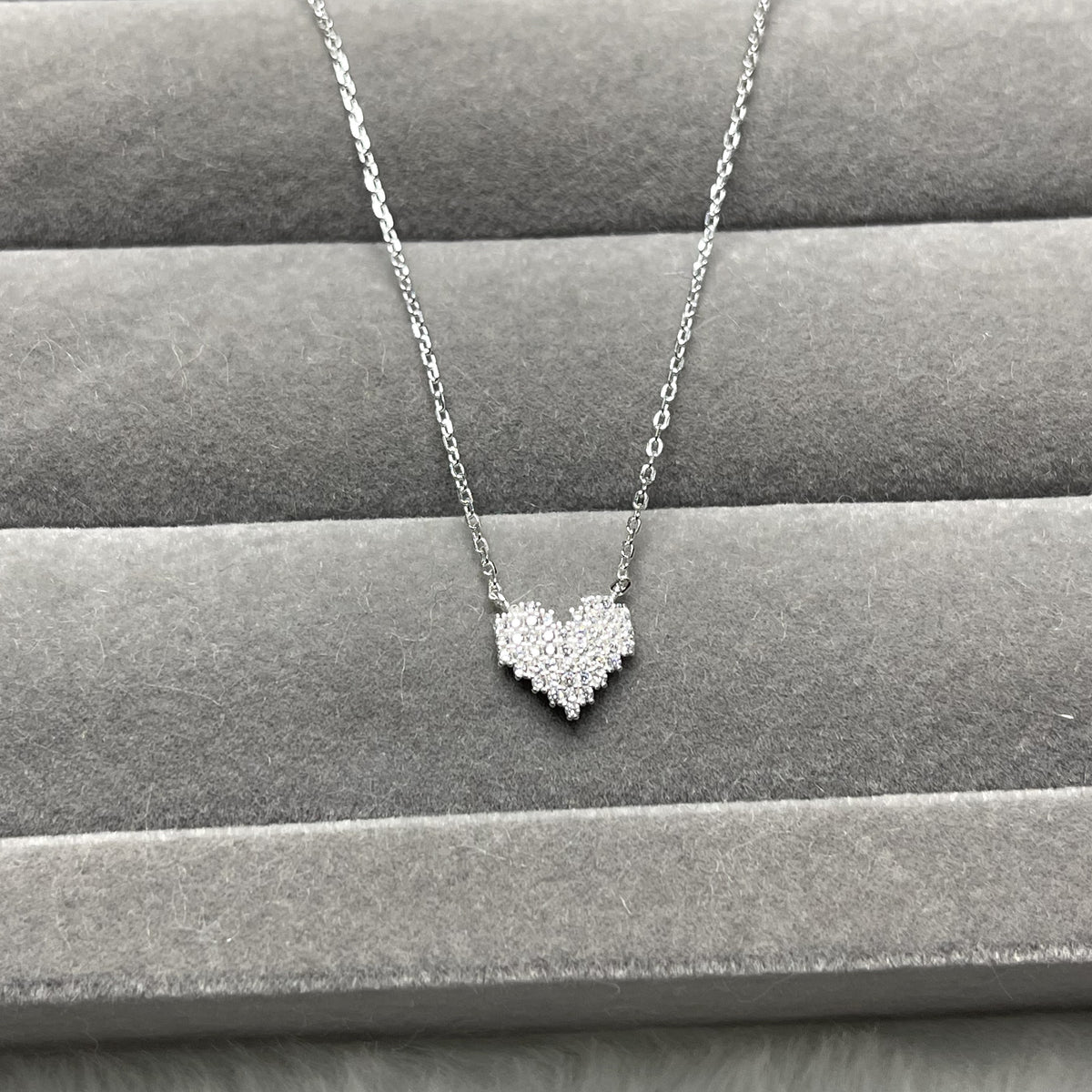 Colar choker 40cm Coração Cristal Cravejado